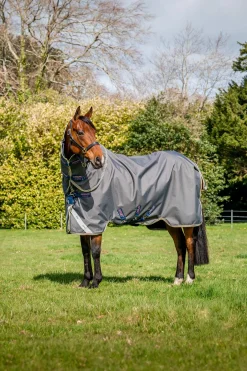 Horseware Amigo Bravo 12 Plus Weidedecke mit abnehmbarem Halsteil, 0g* Leichte Weidedecken