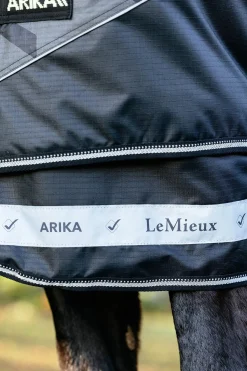 LeMieux Arika reflektierende Weidedecke mit abnehmbarem Halsteil, 200 g* Mittelschwere & Schwere Winterdecken