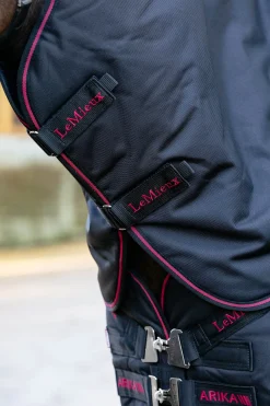 LeMieux Arika Storm-Tek Weidedecke mit abnehmbarem Halsteil, 100 g* Leichte Weidedecken