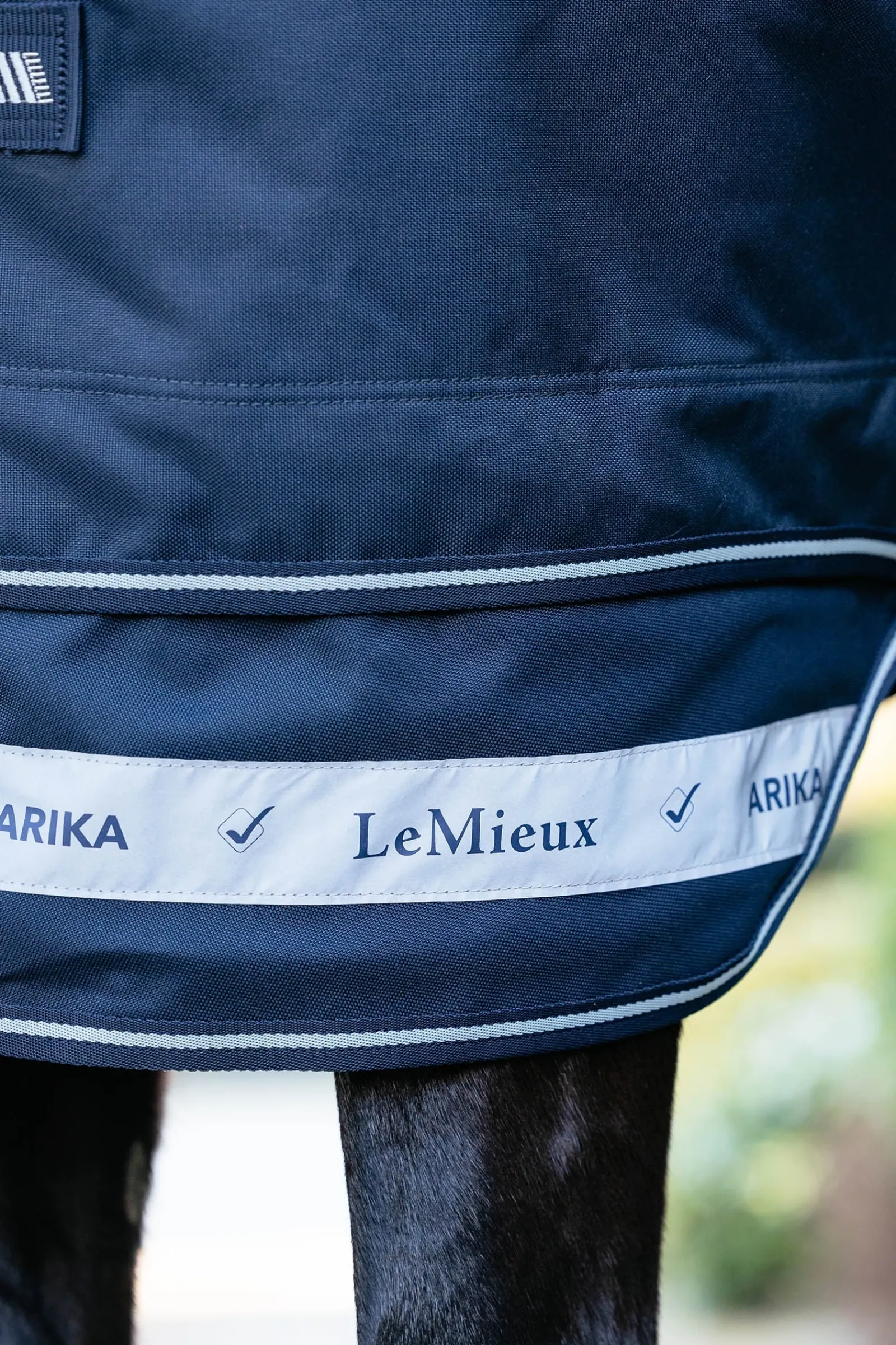 LeMieux Arika Storm-Tek Weidedecke mit abnehmbarem Halsteil, 50 g* Leichte Weidedecken