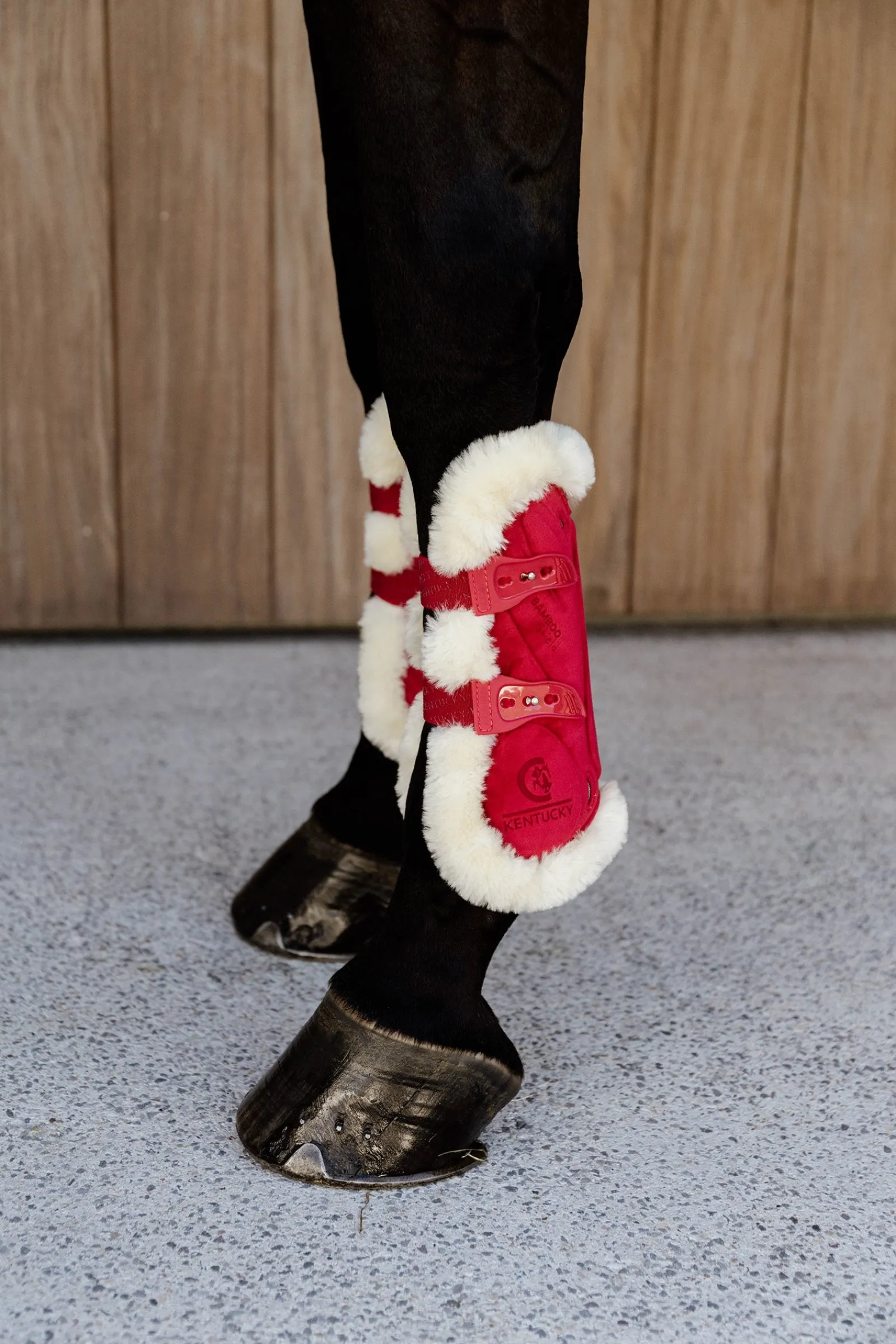 Kentucky Horsewear Bamboo Elastik Gamaschen mit veganem Lammfell* Gamaschen
