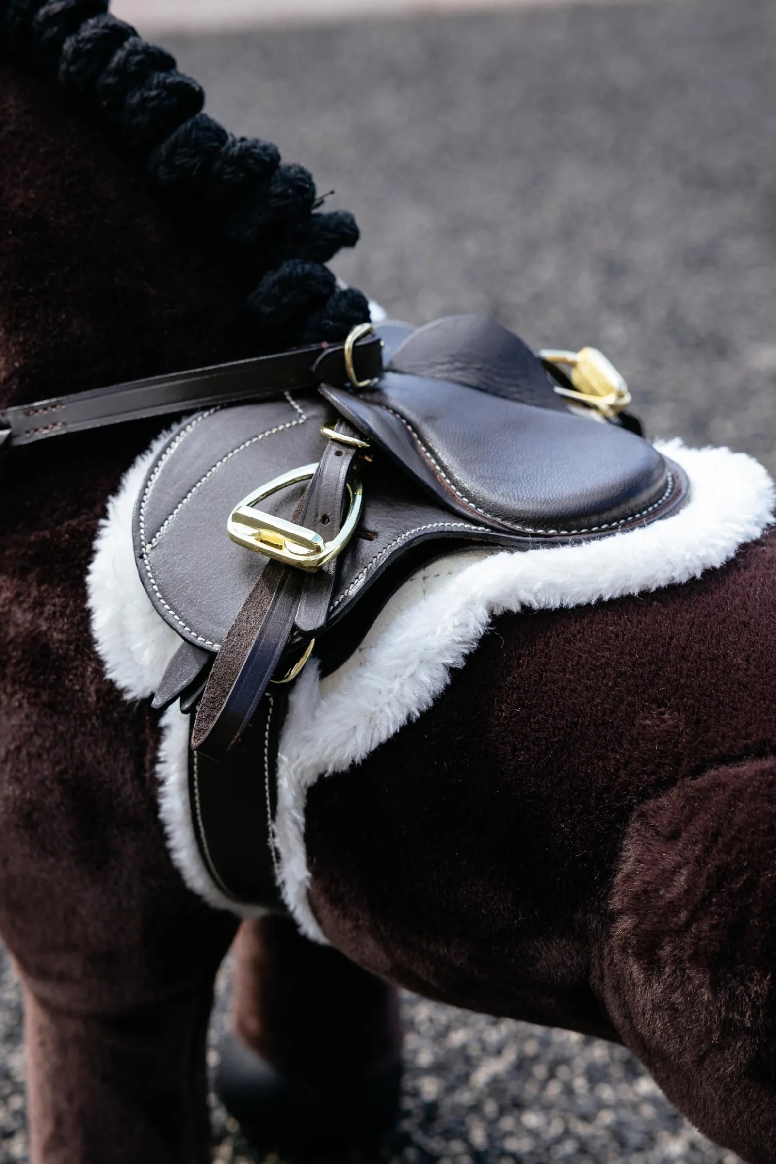 LeMieux Hunter Springschabracke & Gurt für Spielzeugpony* Geschenkartikel