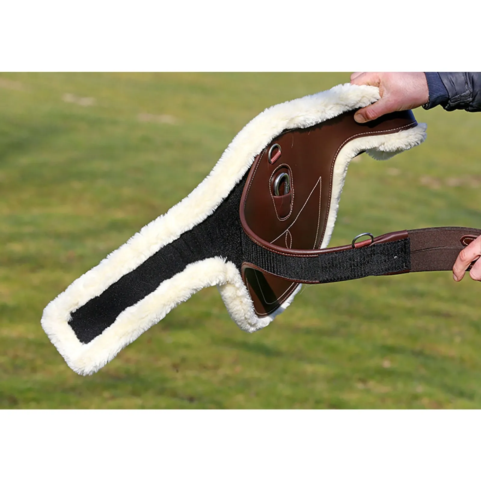 Kentucky Horsewear Lammfellunterlage für den Stollengurt* Sattelgurte