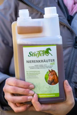 Stiefel Nierenkräuter Saft, 1l* Ergänzungsfuttermittel Für Pferde