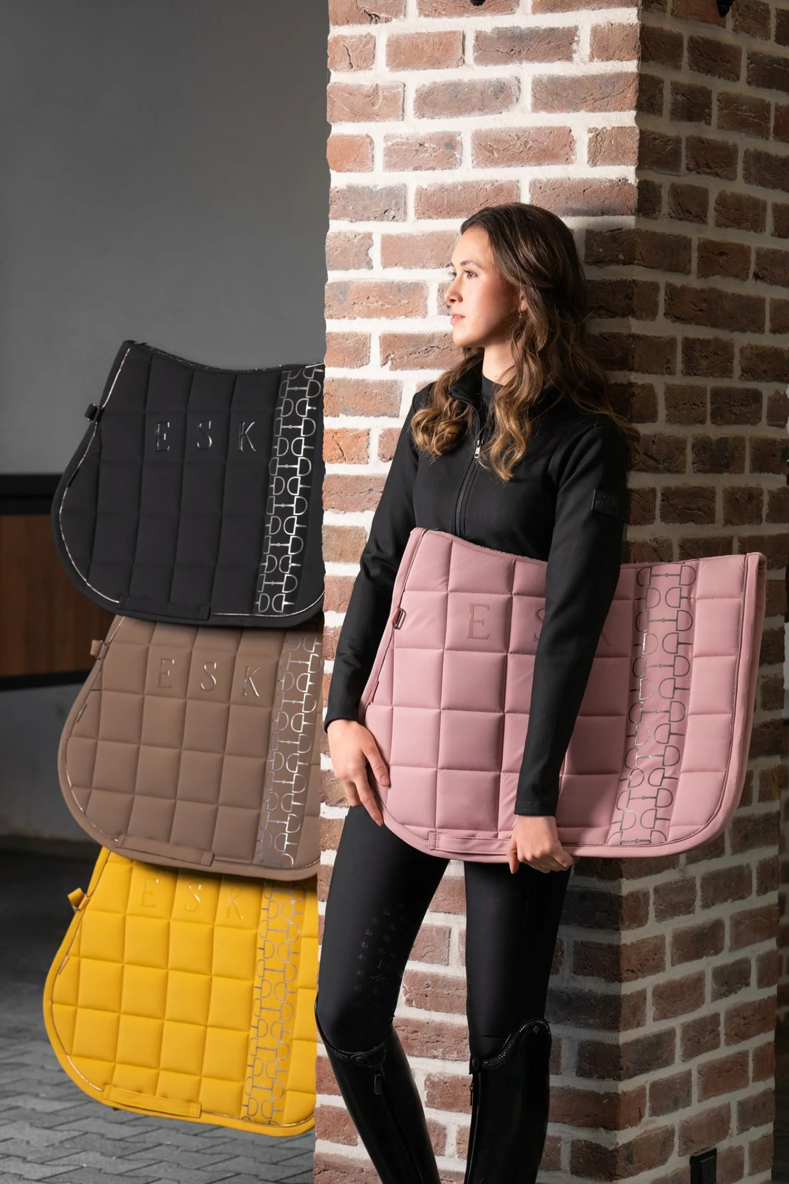 Eskadron Platinum 25 Big Square Softshell Dressurschabracke* Dressurschabracken