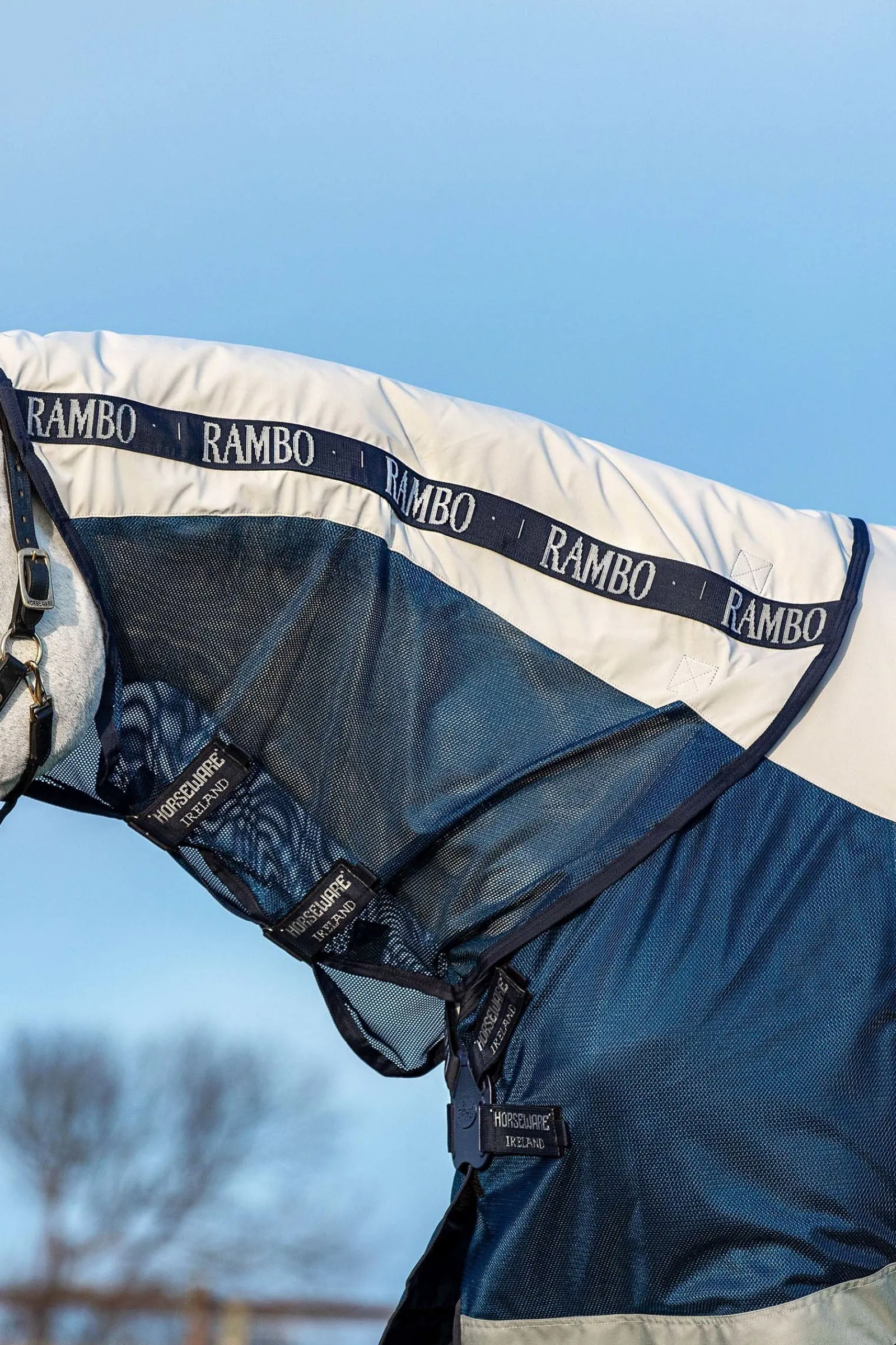 Horseware Rambo Summer Series Weidedecke mit Liner und abnehmbarem Halsteil, 100g* Leichte Weidedecken