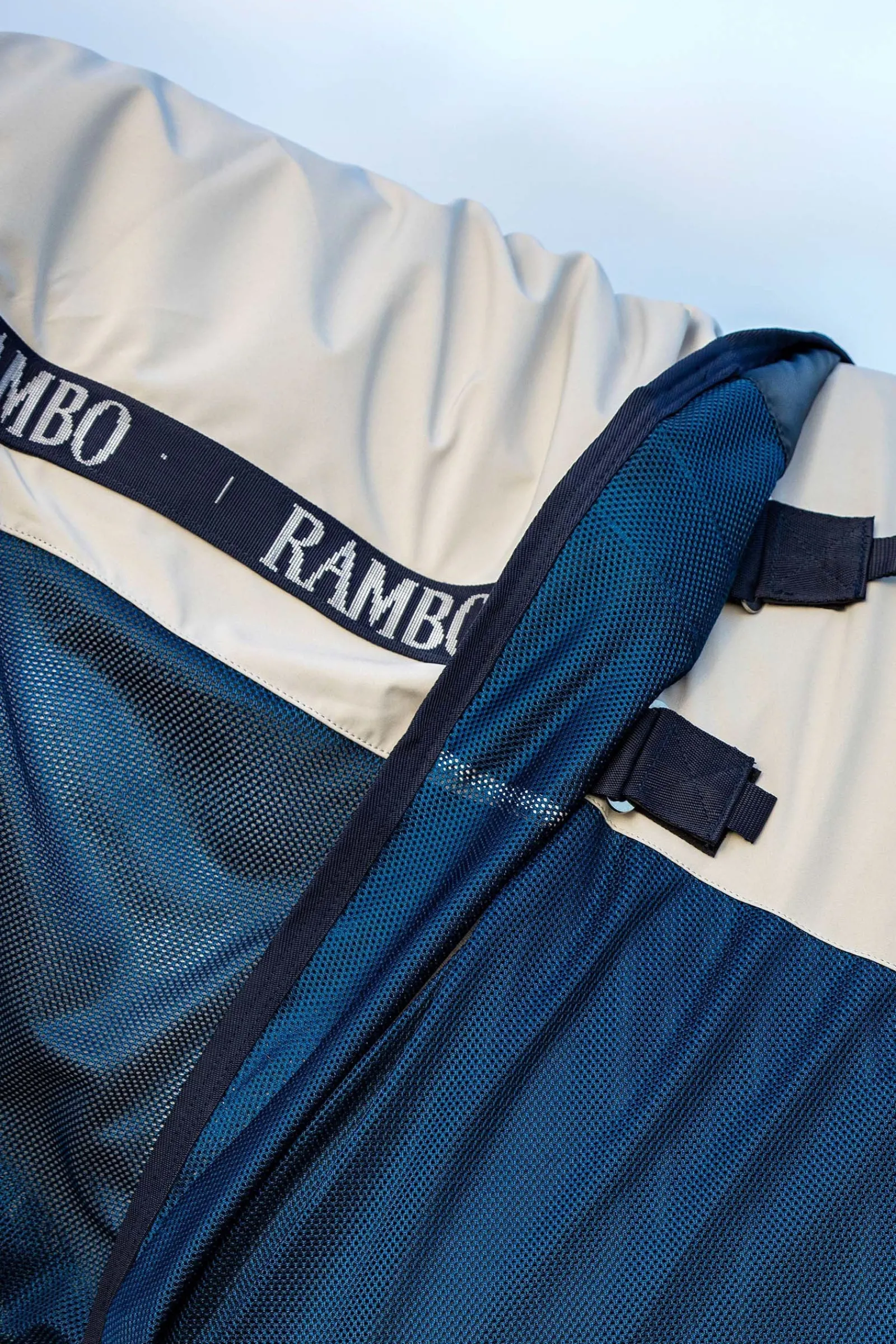 Horseware Rambo Summer Series Weidedecke mit Liner und abnehmbarem Halsteil, 100g* Leichte Weidedecken