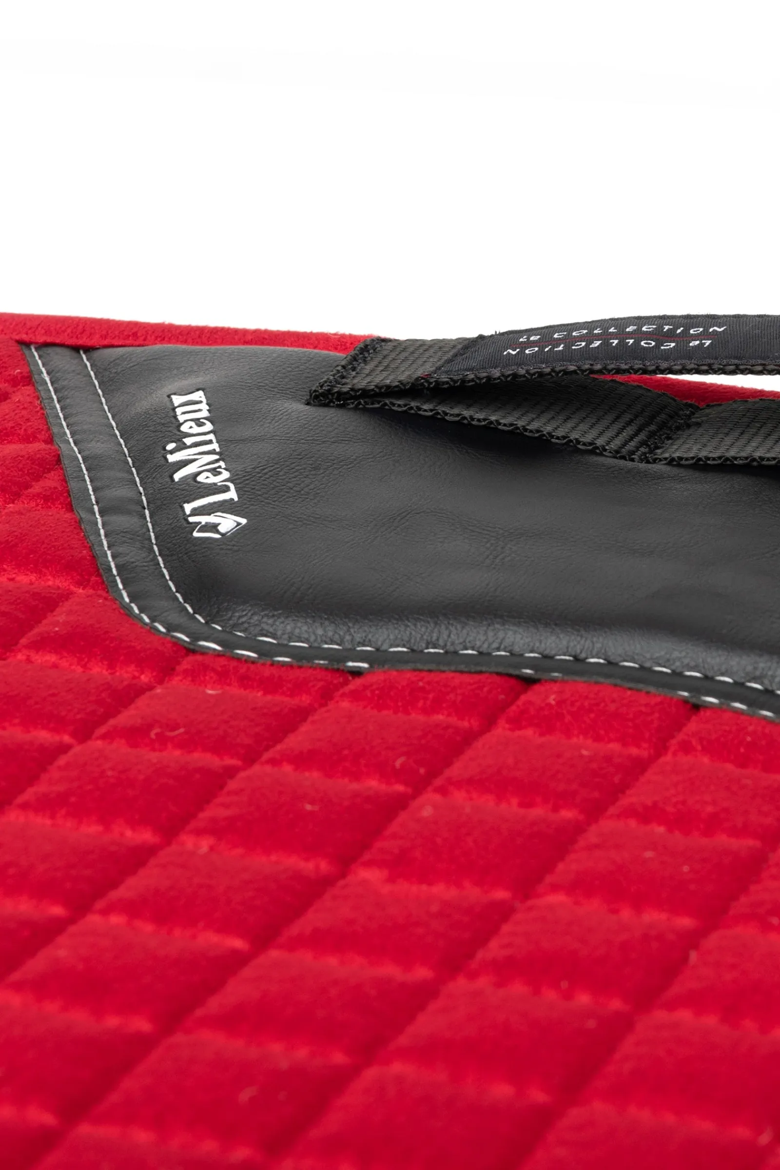 LeMieux Suede Luxuriöse saisonale Dressurschabracke* Dressurschabracken