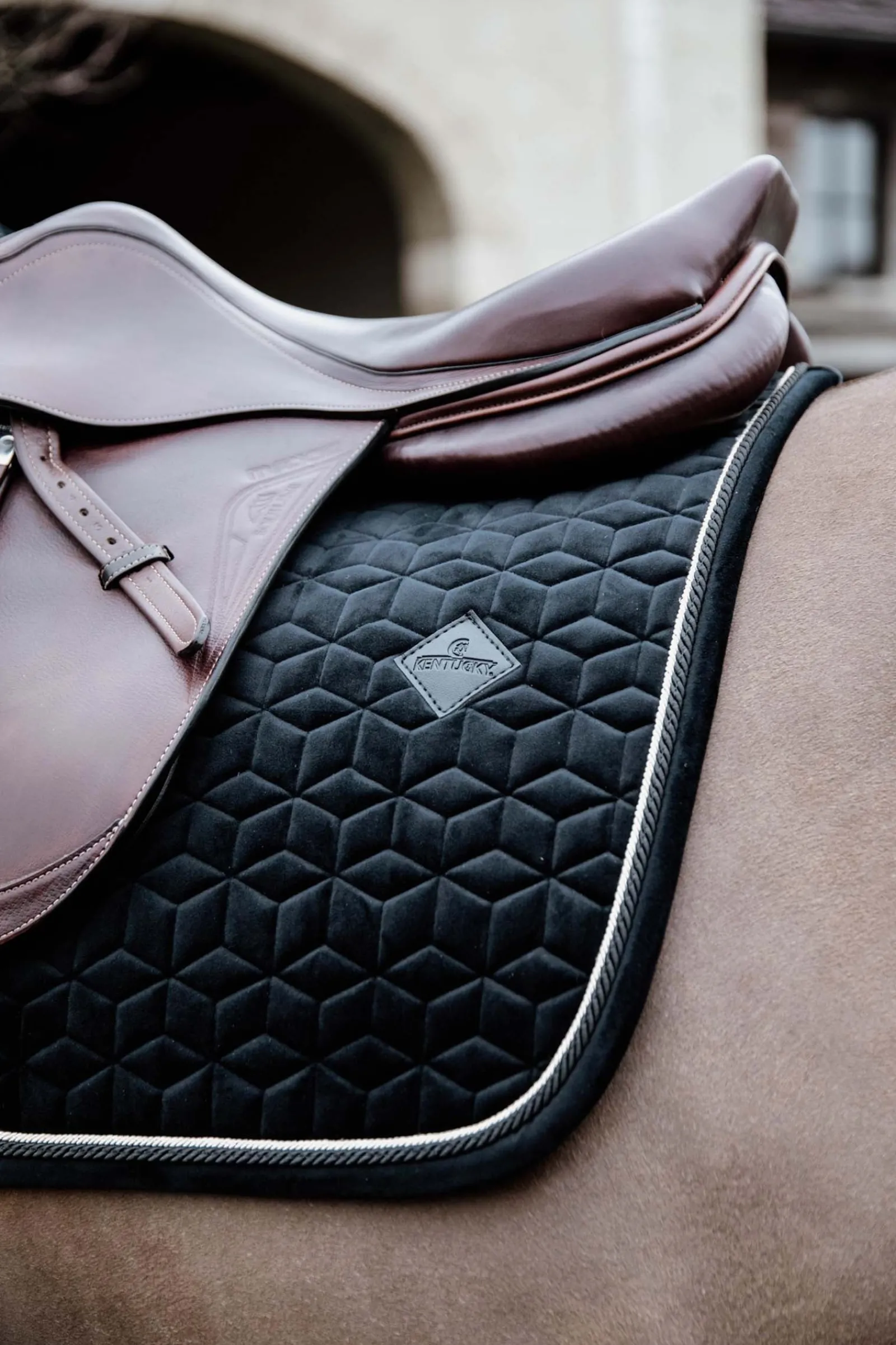 Kentucky Horsewear Velvet Basic Springschabracke* Spring- & Vielseitigkeitsschabracken