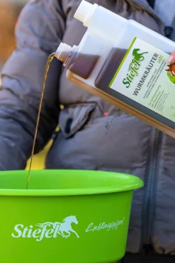 Stiefel Wurmkräuter Saft, 1l* Ergänzungsfuttermittel Für Pferde